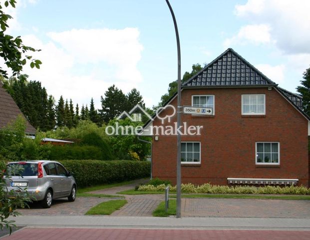 Norderstedt-Mitte möblierte 3 Zimmer Souterrain Wohnung mit großer Terrasse. - Photo 1