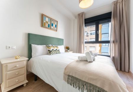 Calle Martínez de la Rosa, Málaga, Andalusia 29010 - Photo 4