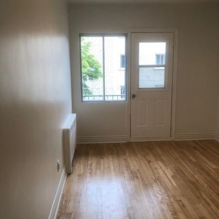 4 1/2 - Montréal (Saint-Laurent) - 1 700 $/mois - Photo 4