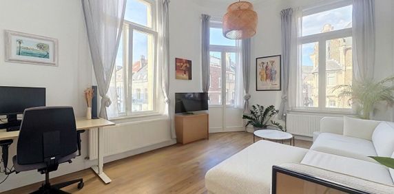 Appartement te huur in Elsene voor € 1.200 met 1 slaapkamer - Photo 2