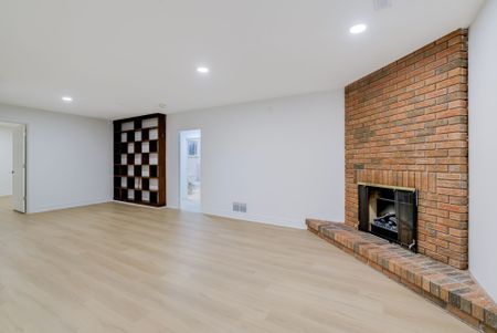 For Lease - 16 Fleming Drive Unit# BSMT, Toronto, Ontario - Photo 2