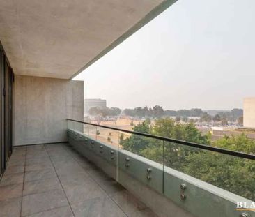 Live In Style At Campbell With Lake Views - Photo 4