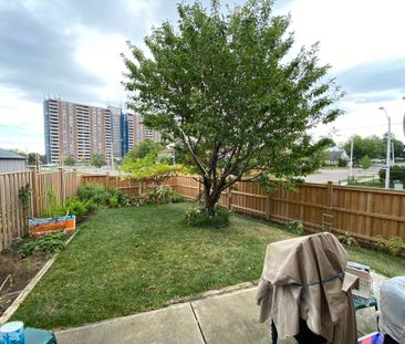For Lease - 1 Kay Drive, Toronto, Ontario - Photo 1