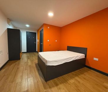 Studio to rent - Photo 2