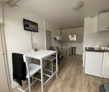 STUDIO MEUBLÉ - QUARTIER SAINT-HONORÉ - Photo 3