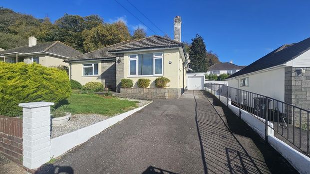 2 bedroom detached bungalow to rent - Photo 1