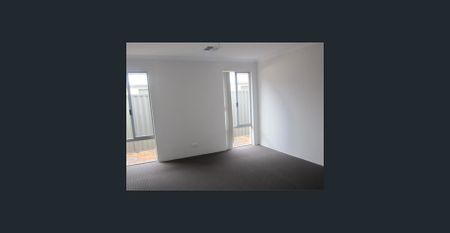 Welcome to Your Spacious 4x2 Home in Aveley! - Photo 2