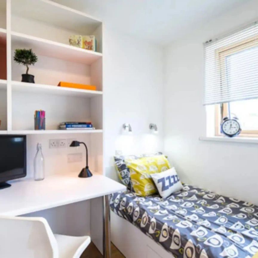 Silver Ensuite - Photo 1
