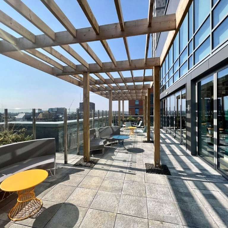 **RENT INCENTIVE 2 weeks rent free for September move ins** Rent at Thames Quarter; this 7th floor, 2 bedroom, 2 bathroom, apartment with superb on site residents facilities. - Photo 1