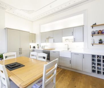 2 Bed Flat - Photo 6