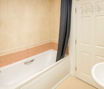 6 Bed Terraced House, Parnell Road, BS16 - Photo 3