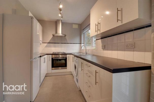 3 bedroom end of terrace house to rent - Photo 1