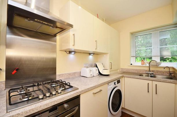 3 bedroom terraced house to rent - Photo 1