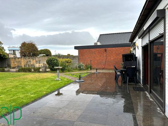 Vrijstaande laagbouwwoning met 3 slaapkamers en terras nabij de Fly-Over in Geel. - Foto 1