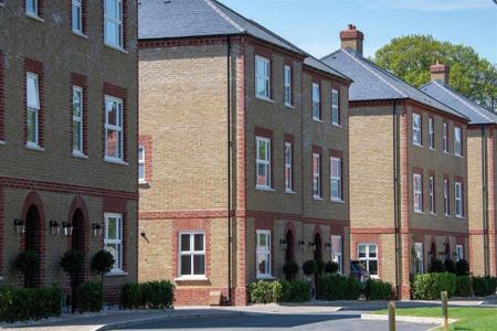 4 bedroom detached house to rent - Photo 4