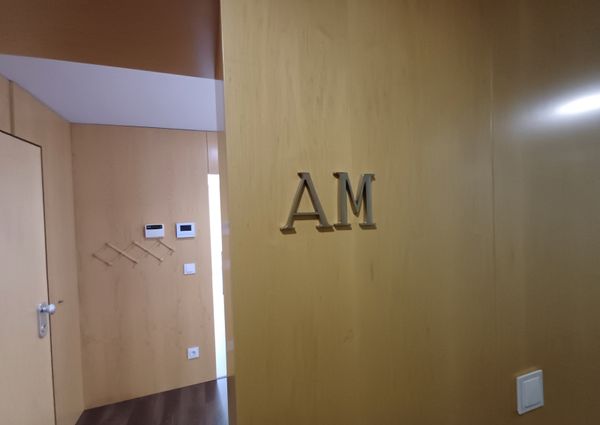 Apartamento T2 junto ao Centro Comercial Glicínias