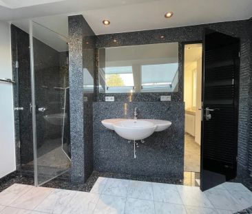 Exklusive Dachgeschosswohnung in ruhiger Lage - Photo 1