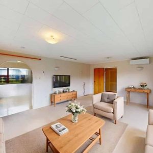 Westbrook - 3 bedrooms - Photo 2