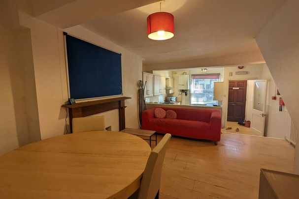 5 bedroom terraced house to rent - Photo 1