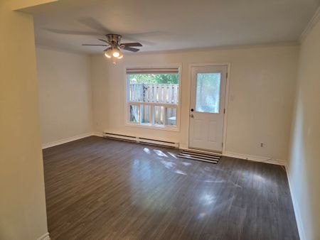 For Lease - 166 SOUTHDALE Road Unit# 15, London South, Ontario - Photo 3