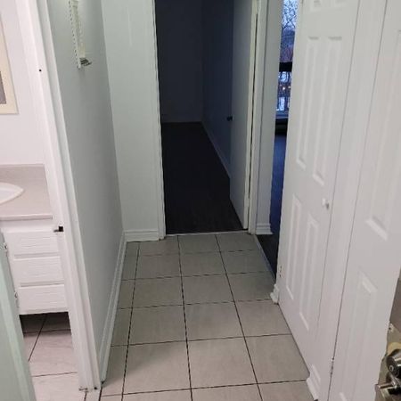 Très Bel Appartement 3 1/2 à Louer - Boulevard Des Sources - DDO - Aussi 4 1/2 - Photo 3