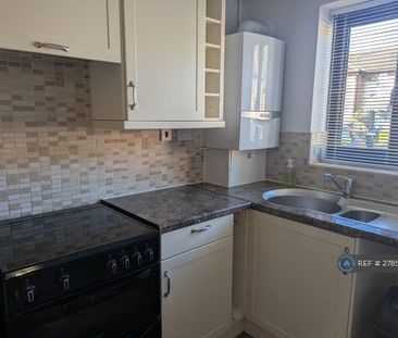 2 bedroom end of terrace house to rent - Photo 3