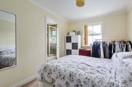 Terraced House to rent - Sparkes Close, Bromley, BR2 - Photo 3