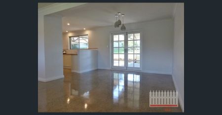 Perfect Coastal Living on over 900sqm - Photo 3