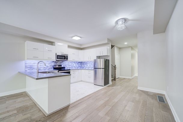 For Lease - 56 North Lake Road Unit# 22, Richmond Hill, Ontario - Photo 1