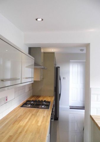 6 bedroom house of multiple occupation to rent - Photo 4