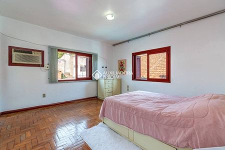 Casa com 5 quartos e 207m² para alugar em Medianeira, Porto Alegre. - Photo 3
