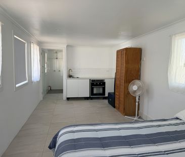 Quaint Cottage with Granny Flat - Photo 3