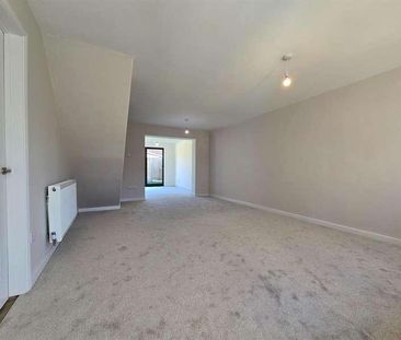 Blisworth Close, Northampton, NN4 - Photo 2