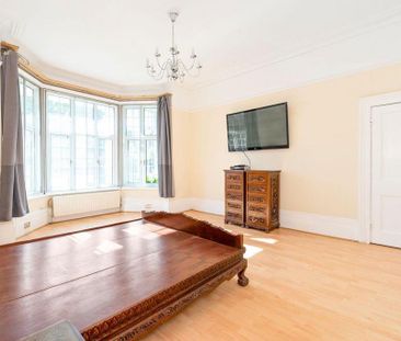 3 bedroom ground floor flat to rent - Photo 6