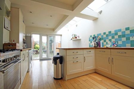 5 bedroom terraced house to rent - Photo 3