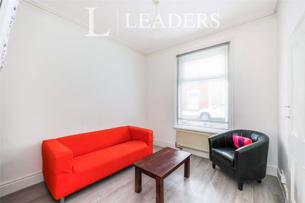 4 bedroom house to rent Percy Road, PO4 - Photo 1