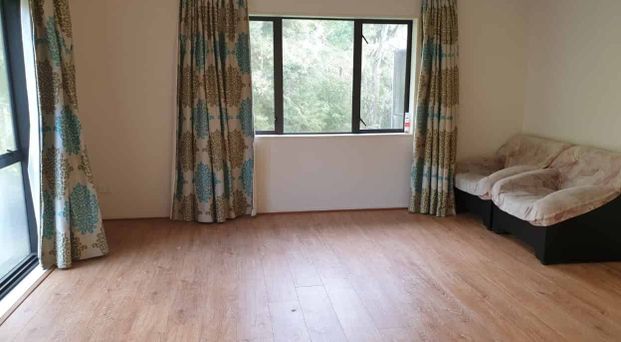 Welcome to 28 Lomas Way, Albany - Photo 1