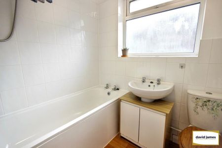 2 bedroom maisonette to rent - Photo 5