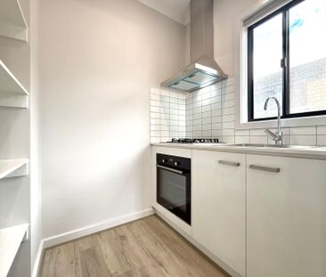 Brand New 5-Bedroom Family Haven - Photo 4