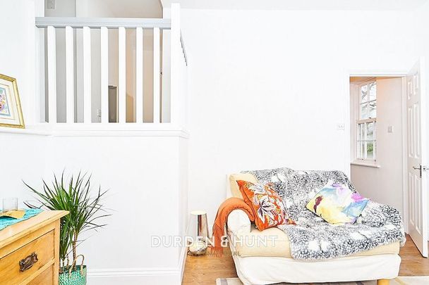 High Street, Ongar - Photo 1