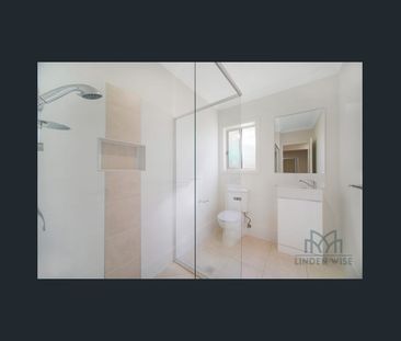 Stunning Home, Prime Location, plus 5th multifunction room ( perfec... - Photo 5