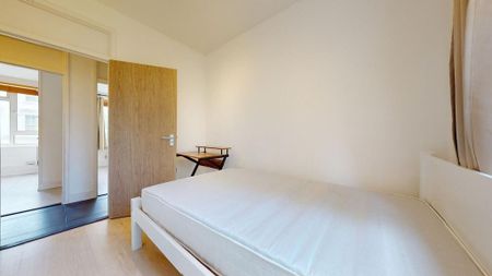 3 bedroom flat to rent - Photo 4