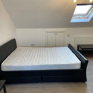 House share to rent - Photo 2