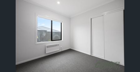 Brand New Family Home in a Growing Sunbury Community - Photo 2