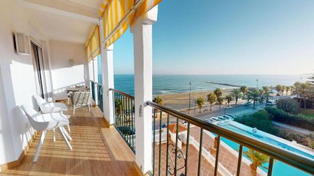 3 room luxury Flat for rent in Fuengirola, Andalusia - Photo 2