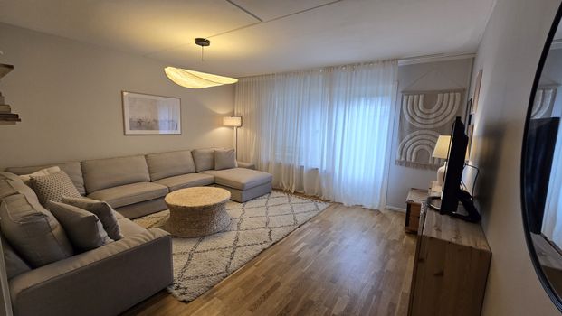 Fjäderharvsgatan, Angered - Photo 1