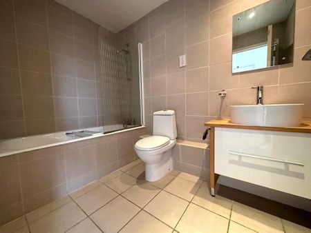 2 bedroom apartment to rent - Photo 4