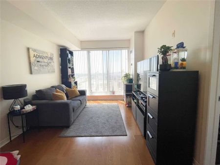 For Lease - 1040 The Queens Way Unit# 811, Toronto, Ontario - Photo 3