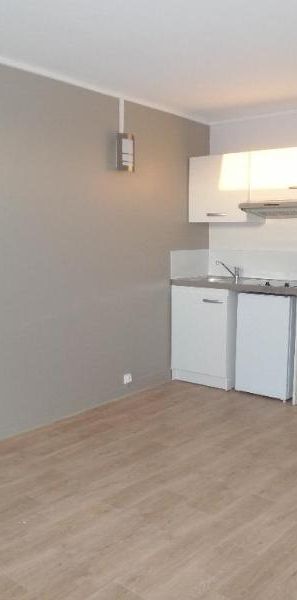 Location Appartement 1 pièce 24m² ARMENTIERES 59280 - Photo 1