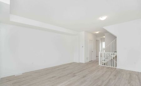 For Lease - 3079 Cherry Blossom Cmn N/A, Burlington, Ontario - Photo 5